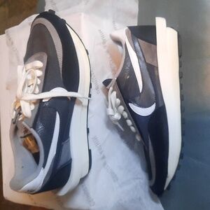 Nike sacrifice size10
